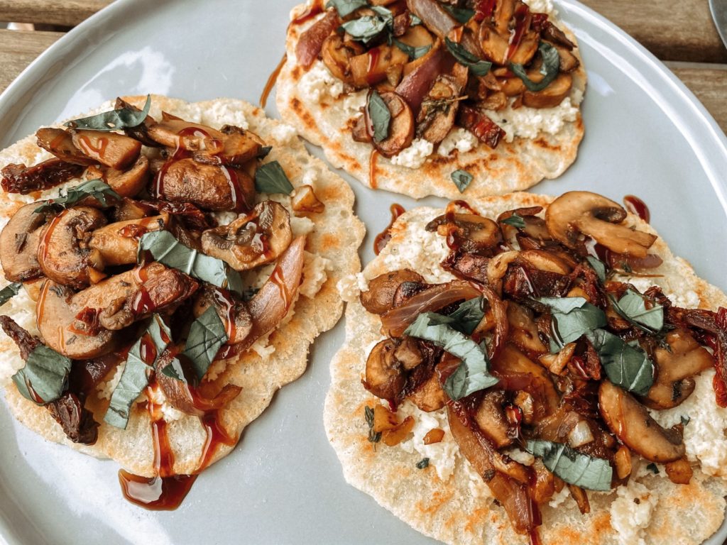 mushrooms flatbread