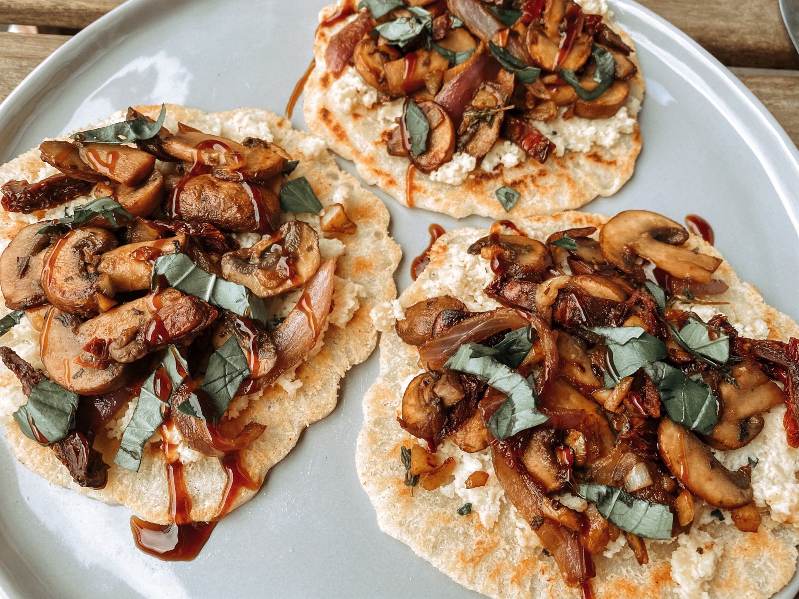 mushrooms flatbread